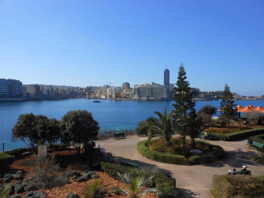 Apartment With Stunning Seaviews Sliema Extérieur photo